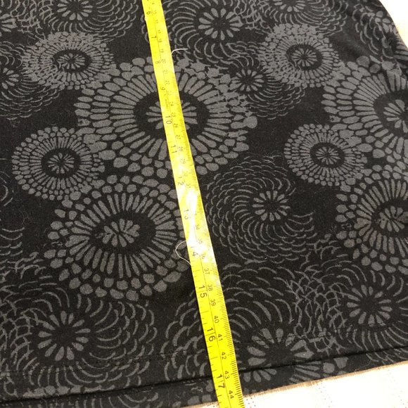WOMANS SKORT BLACK WITH SUNBURST PATTERN SIZE 2X - Picture 5 of 5